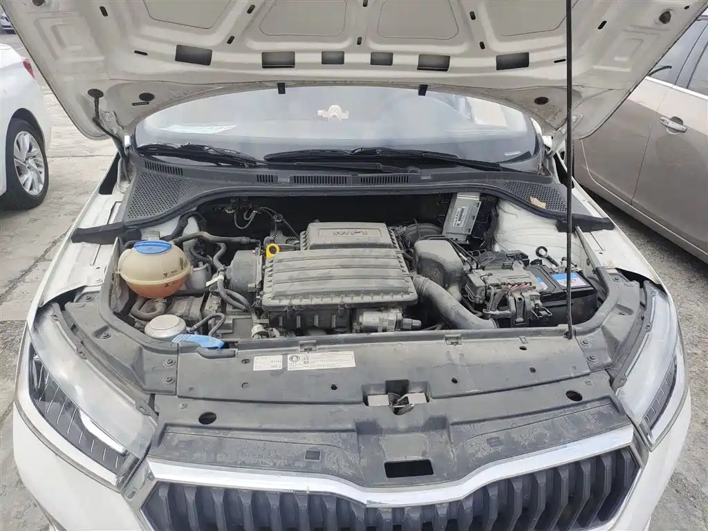 Skoda Rapid Spaceback 2020 — фото 16