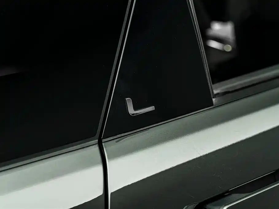 Land Rover Evoque 2022 — фото 37