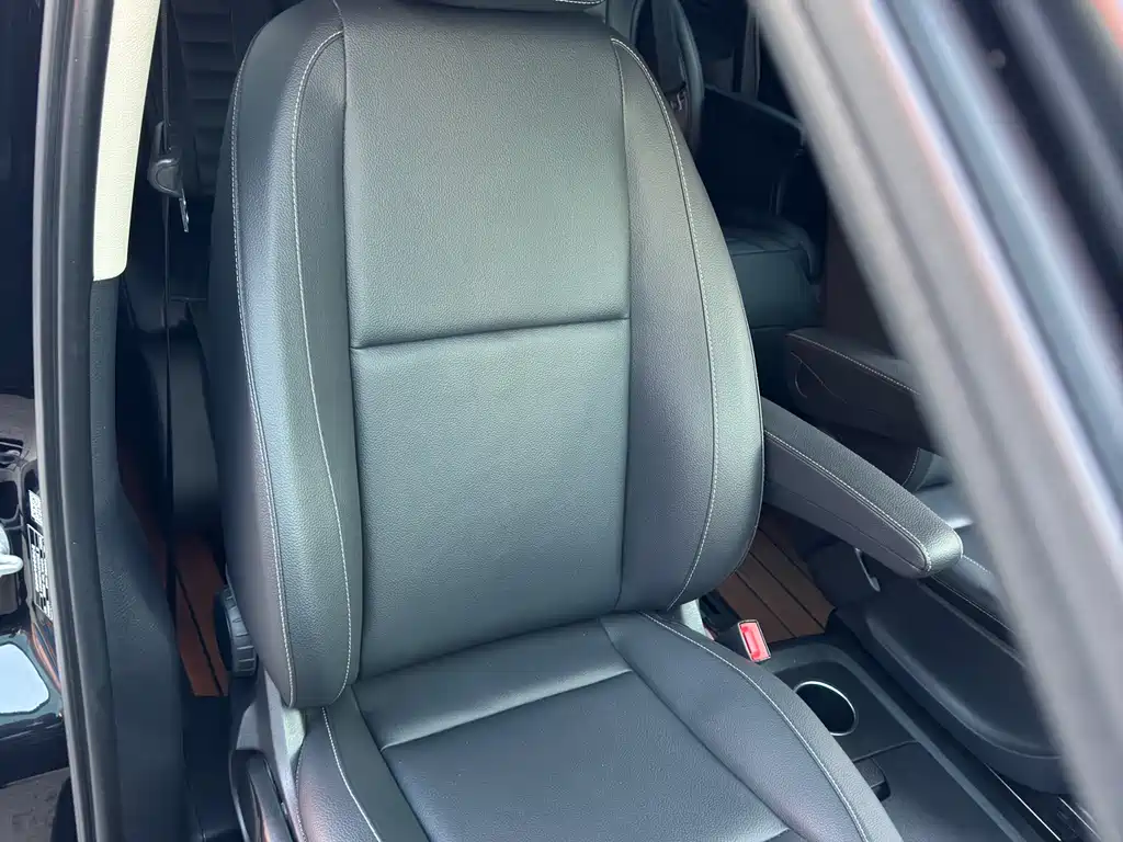 Mercedes-Benz Vito 2018 — фото 36