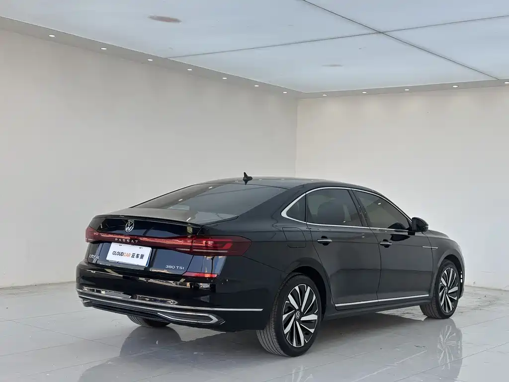Volkswagen Passat 2024