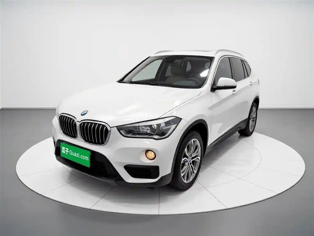 BMW X1 2018 — фото 1