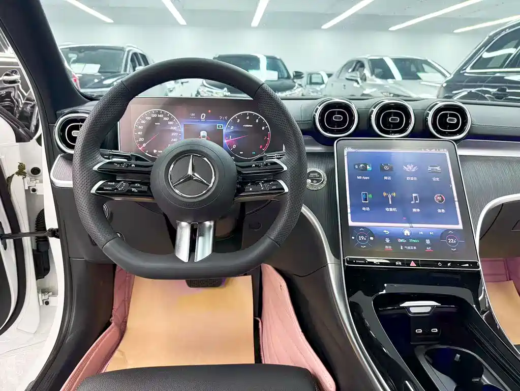 Mercedes-Benz C-Class 2024 — фото 15
