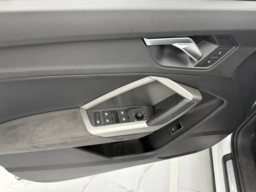 Audi Q3 2022 — фото 13