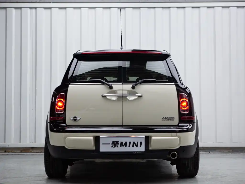 MINI Clubman 2012