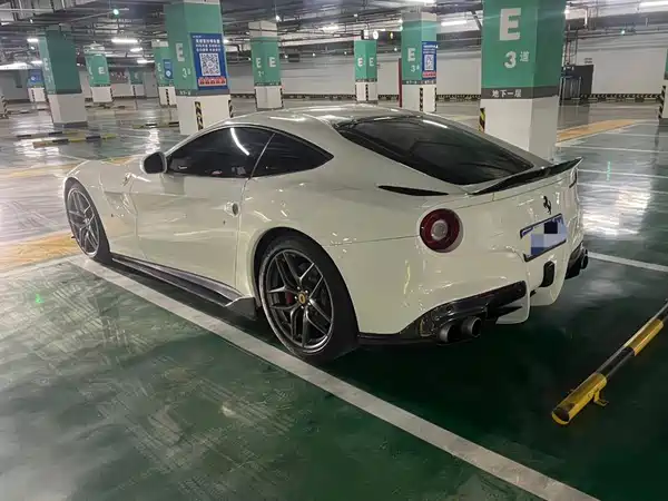 Ferrari F12berlinetta 2019