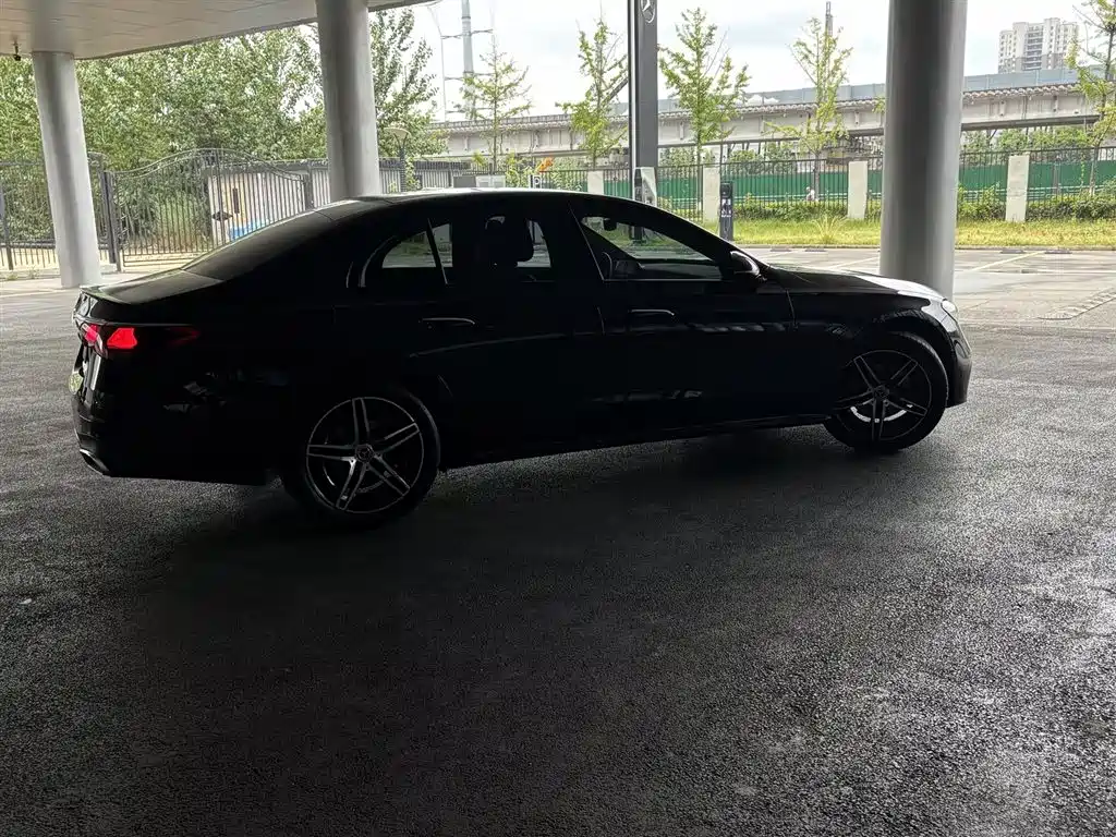 Mercedes-Benz E-Class 2025