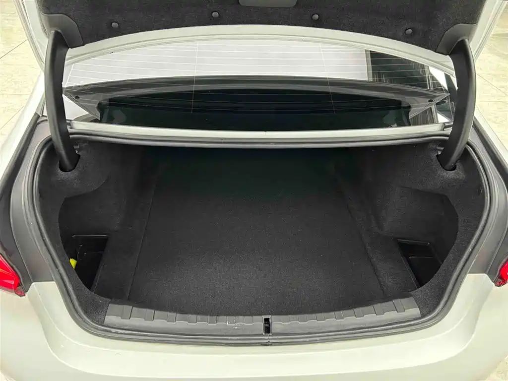 BMW 3 Series 2023 — фото 17