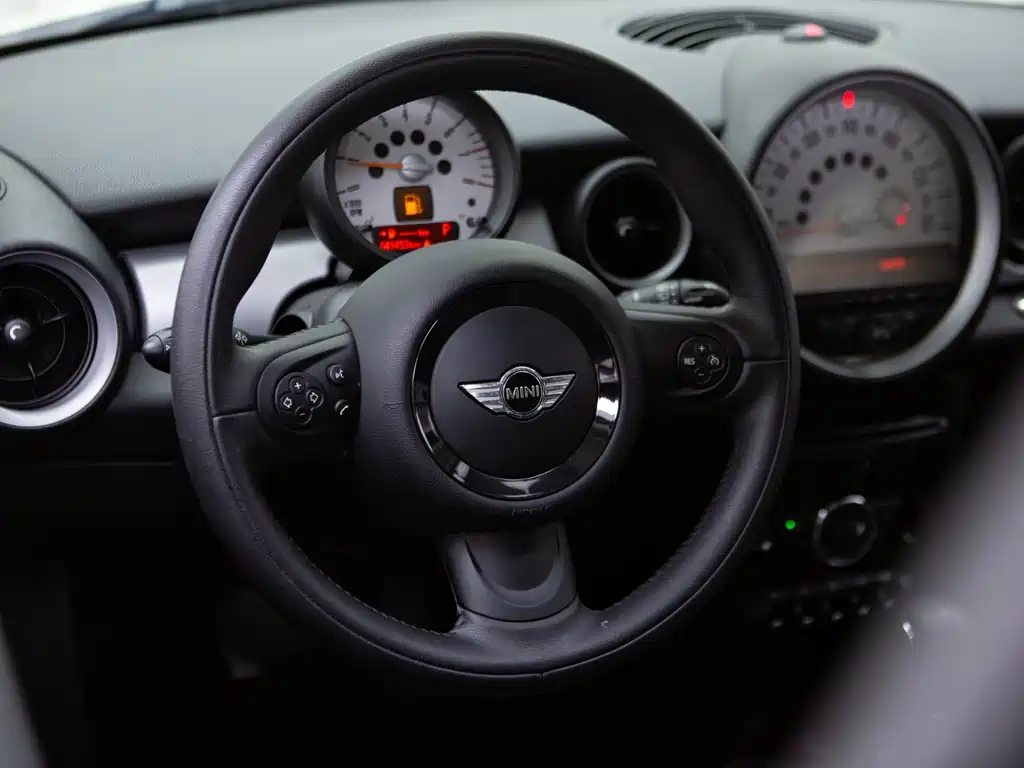 MINI Clubman 2012