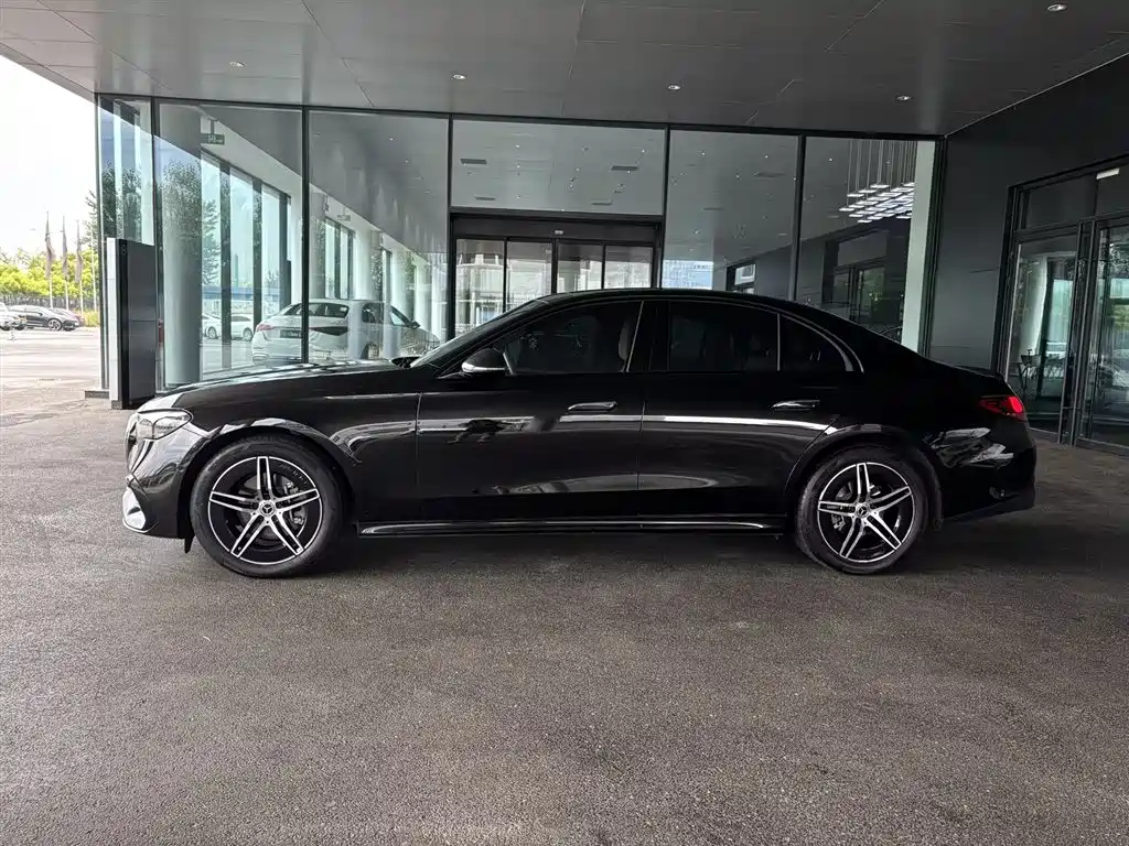 Mercedes-Benz E-Class 2025 — фото 15