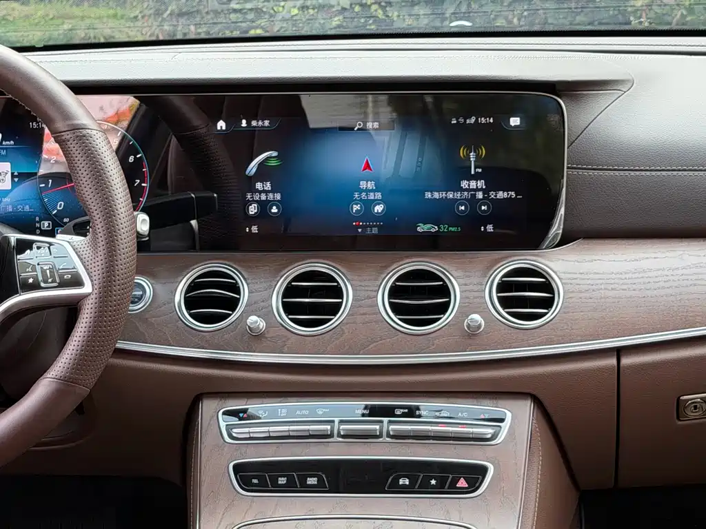 Mercedes-Benz E-Class 2022 — фото 12