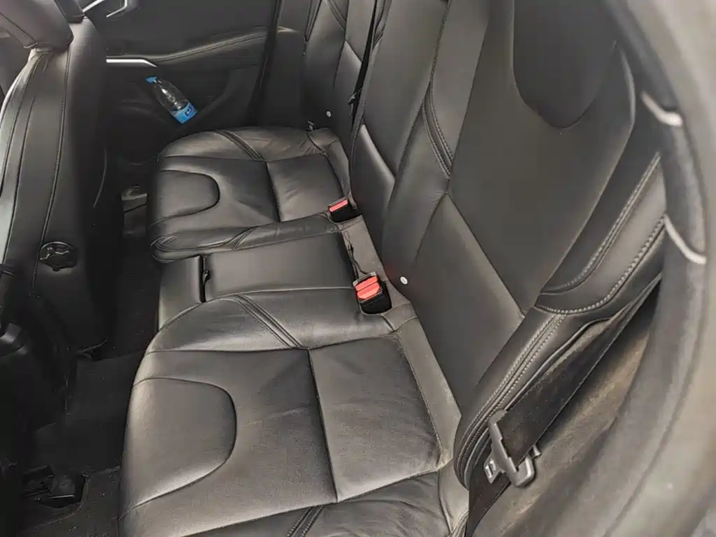 Volvo V40 2015 — фото 17