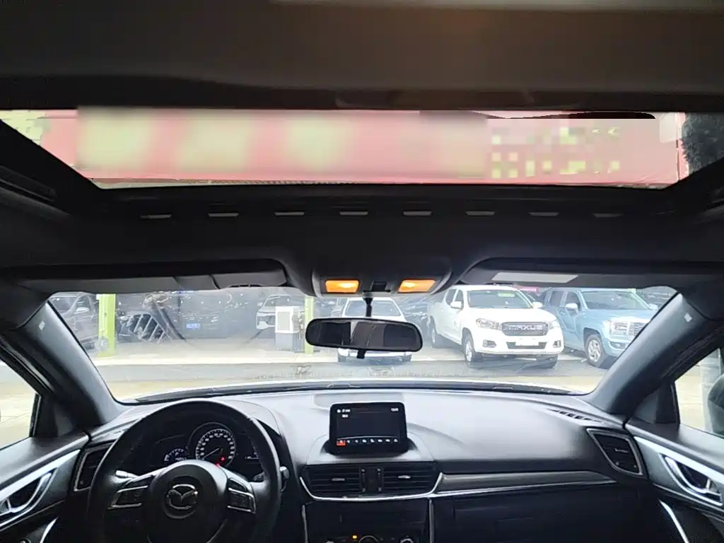 Mazda CX-4 2017 — фото 16