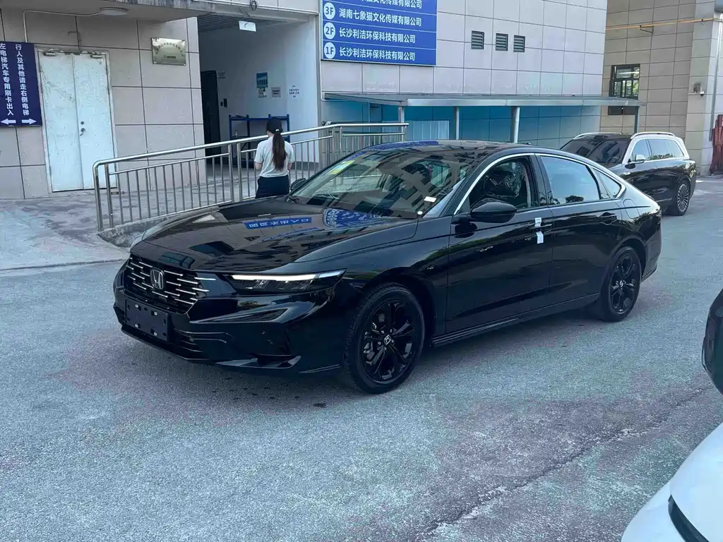 Honda Accord 2026 — фото 1