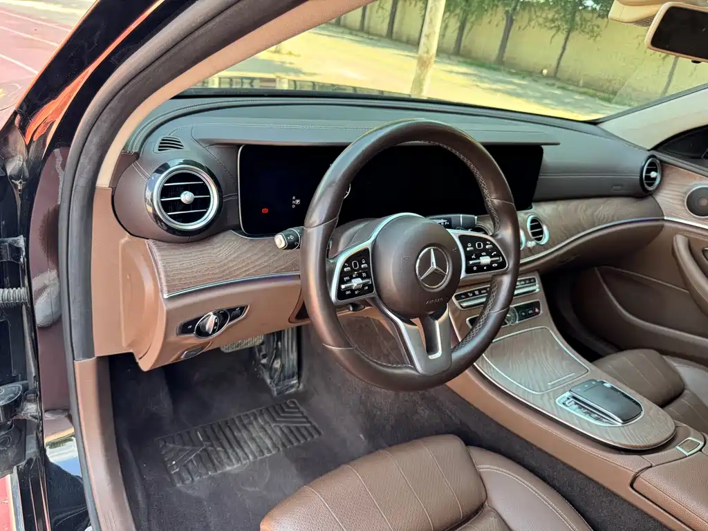 Mercedes-Benz E-Class 2020 — фото 10