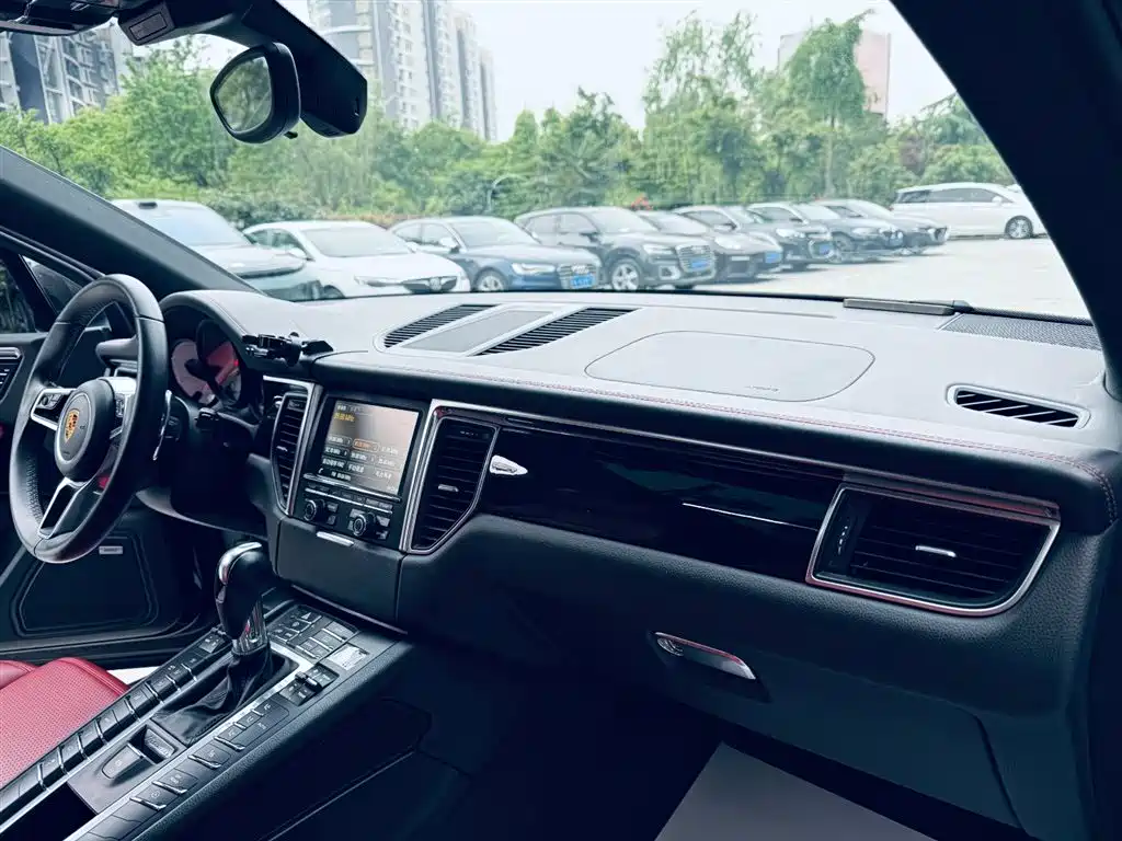 Porsche Macan 2016 — фото 13