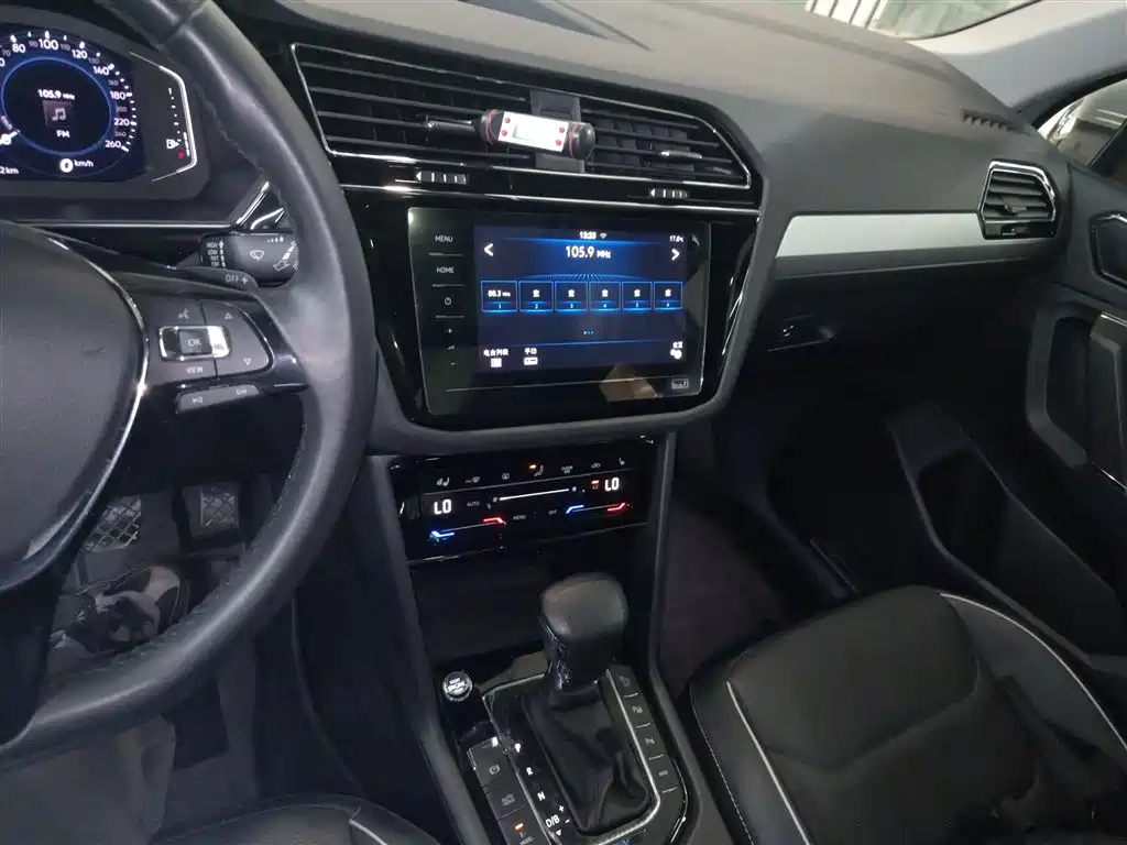 Volkswagen Tiguan L New Energy 2020 — фото 13