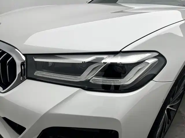 BMW 5 Series 2021 — фото 10