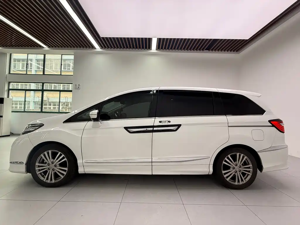 Honda Elysion 2018 — фото 10