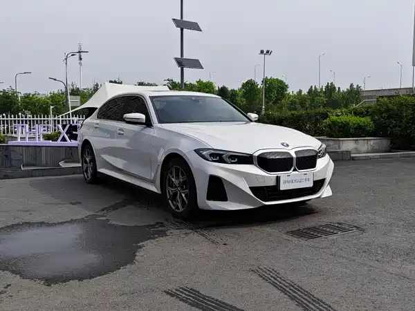 BMW i3 2024