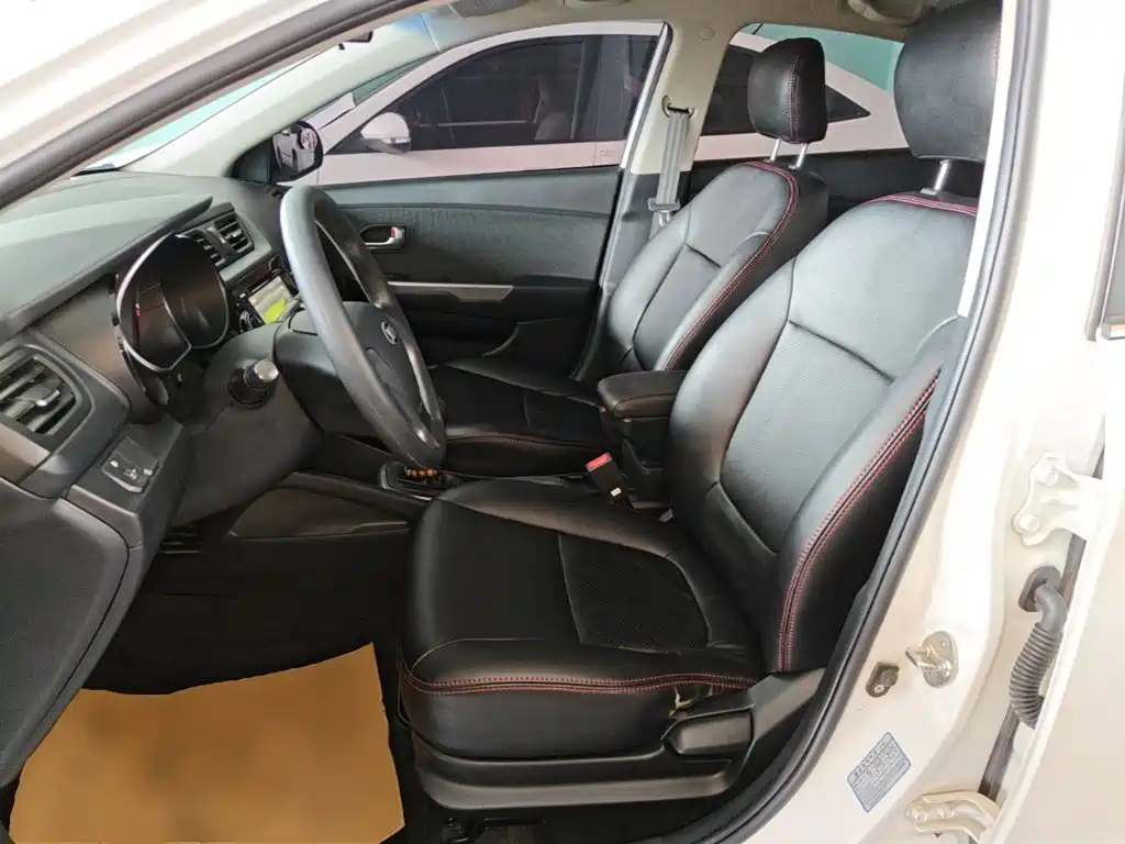 Kia K2 2015 — фото 15