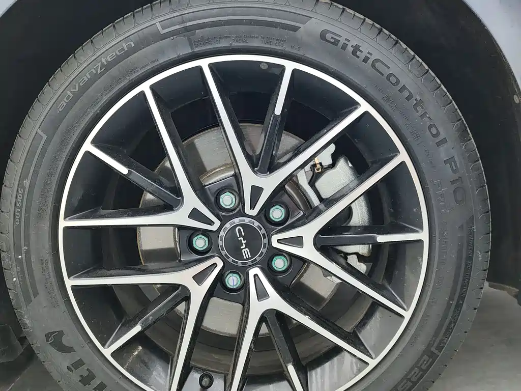 BYD Seal 07 DM-i 2025 — фото 10