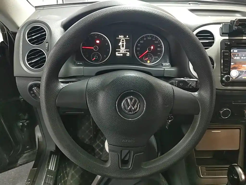 Volkswagen Tiguan 2017 — фото 11