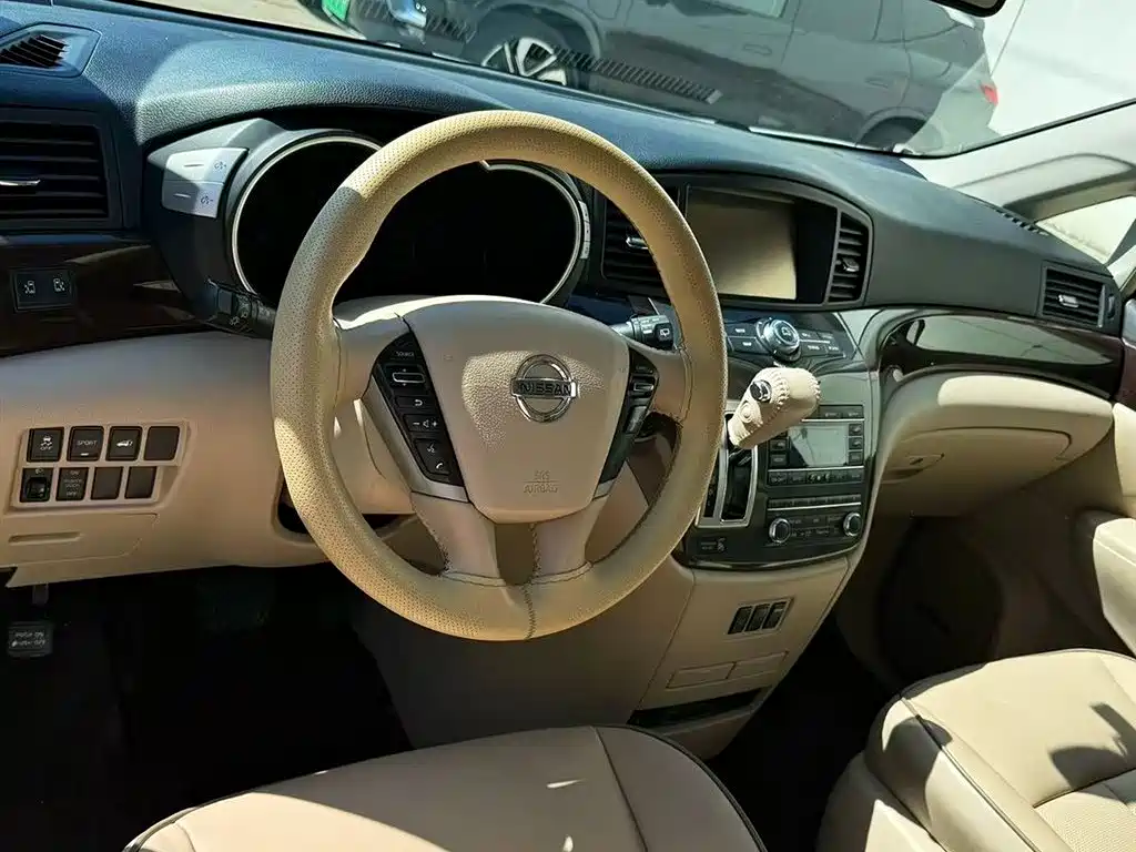 Nissan Quest 2012