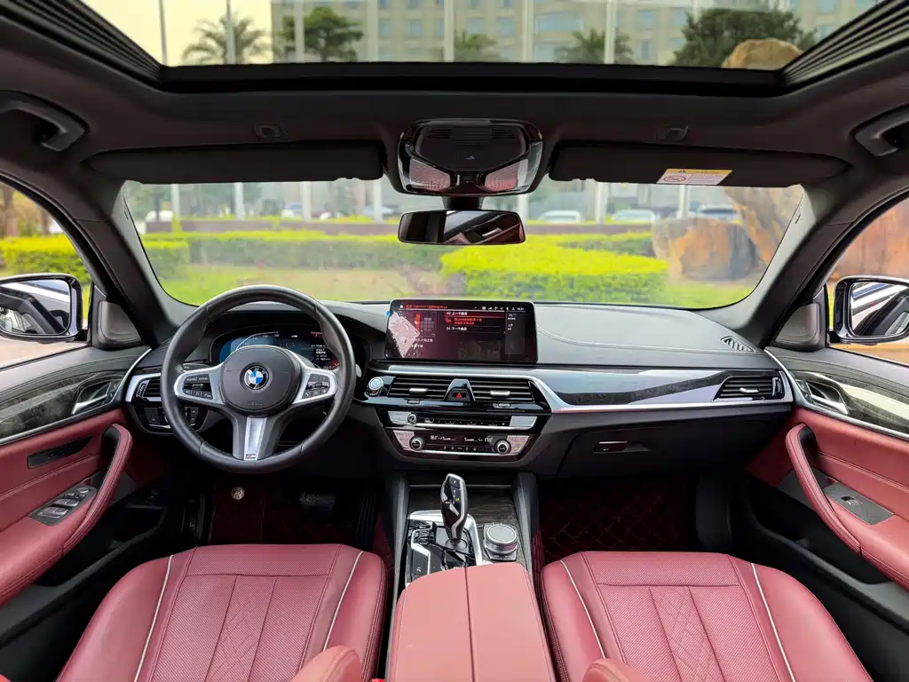 BMW 5 Series 2022 — фото 14