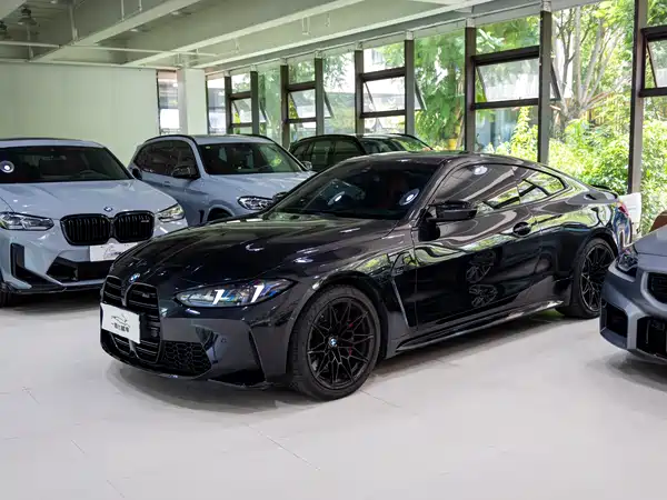 BMW M4 2025