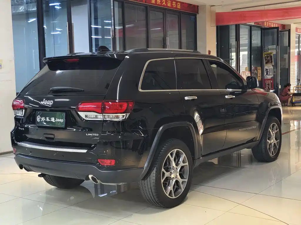 Jeep Grand Cherokee 2020 — фото 17