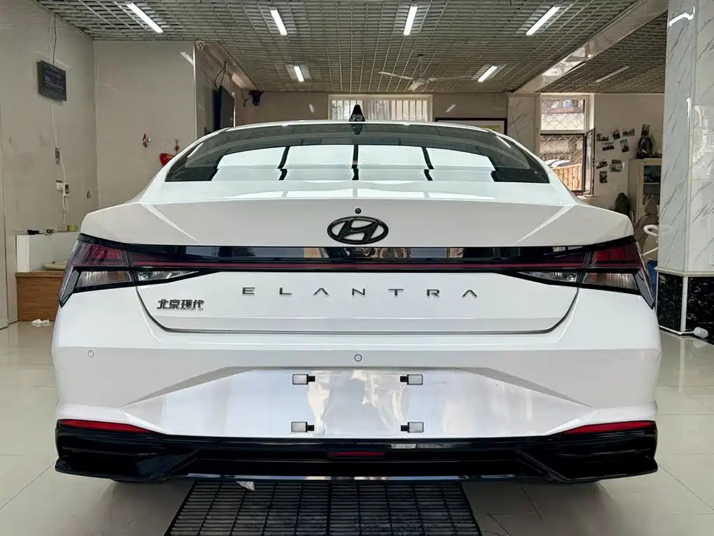 Hyundai Elantra 2022