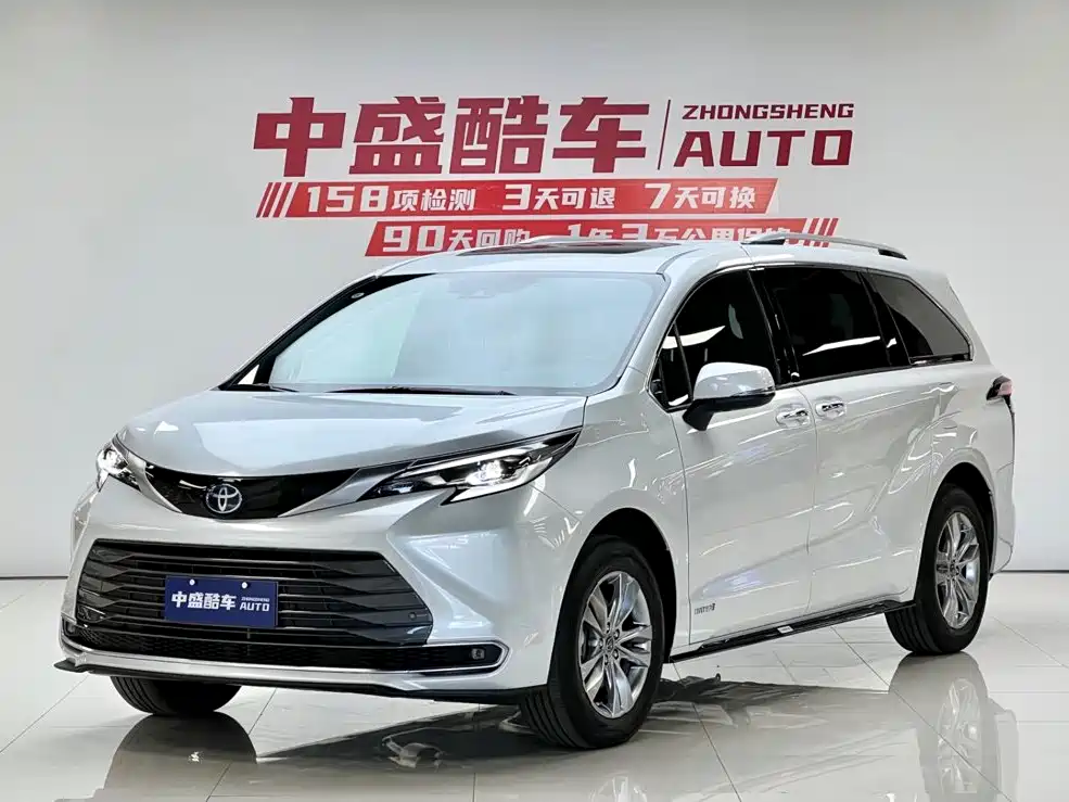 Toyota Sienna 2023 — фото 1