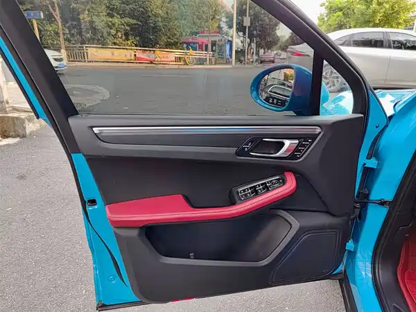 Porsche Macan 2022