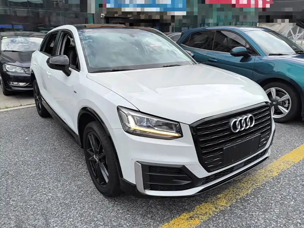 Audi Q2L 2020