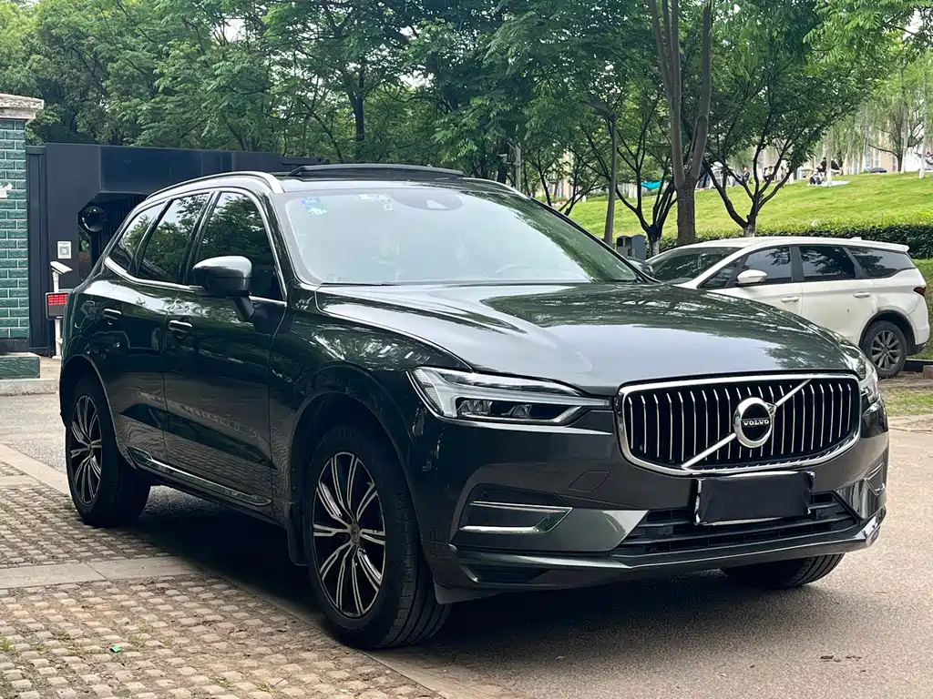 Volvo XC60 2019 — фото 3