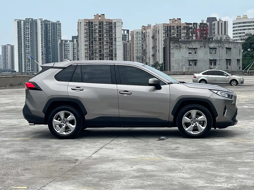 Toyota RAV4 2021