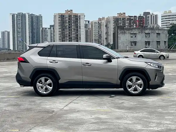 Toyota RAV4 2021
