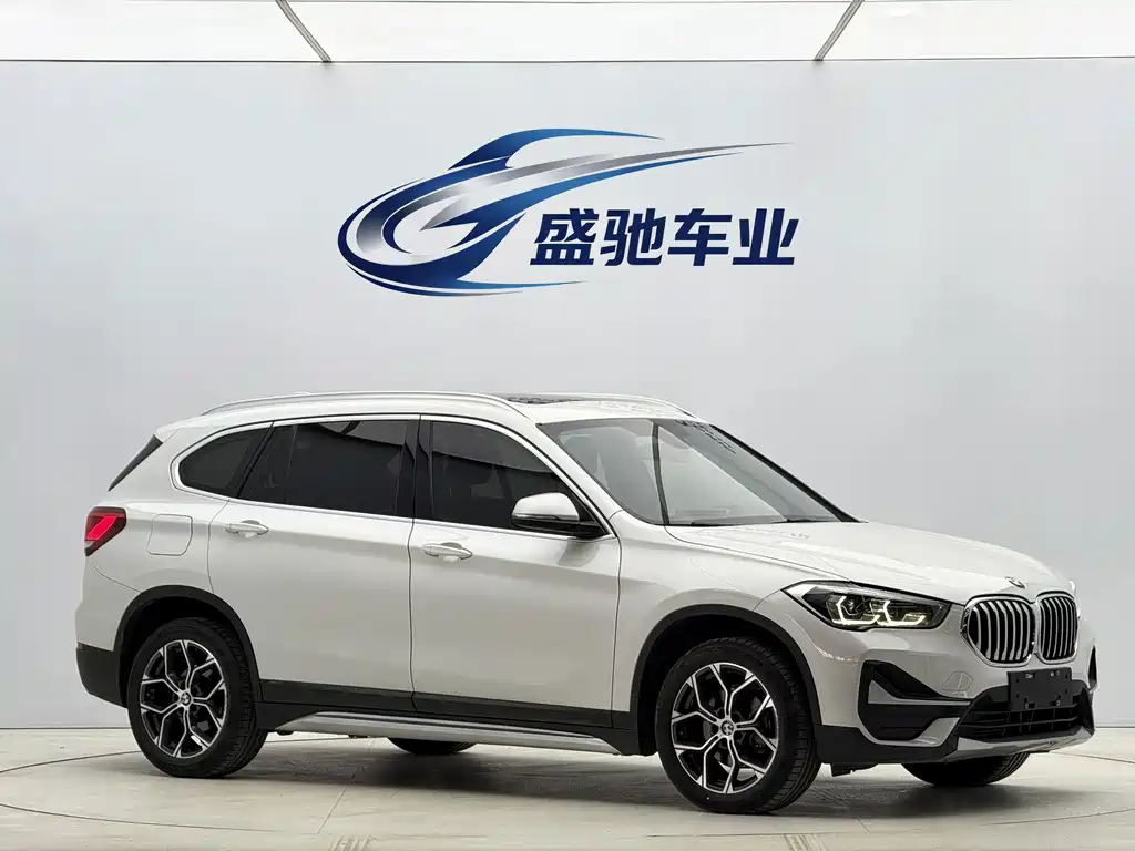 BMW X1 2022 — фото 3