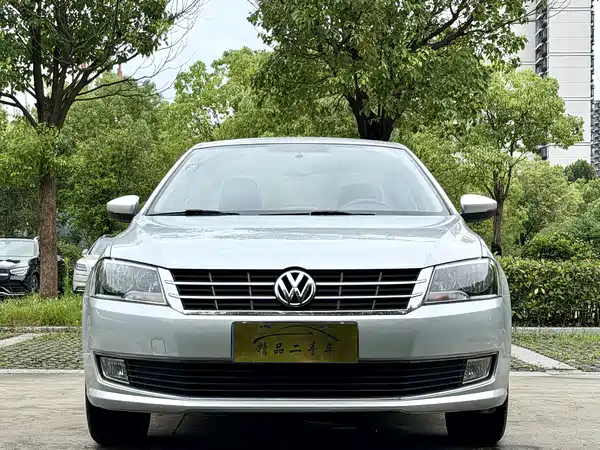 Volkswagen Lavida 2015
