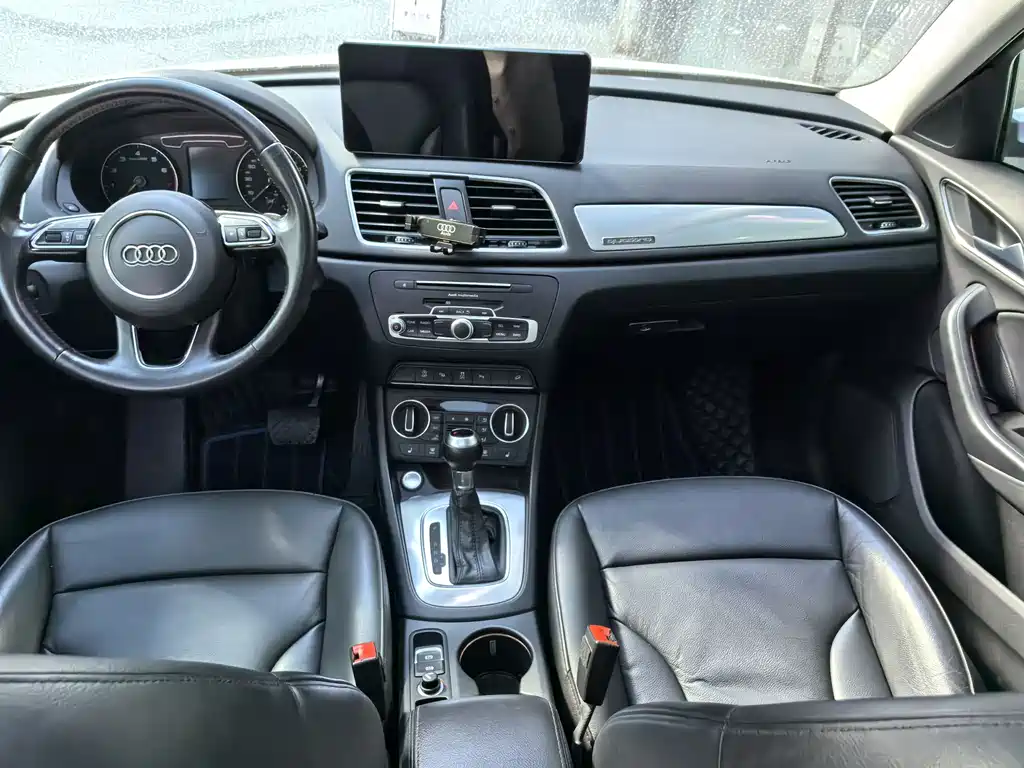 Audi Q3 2016 — фото 8