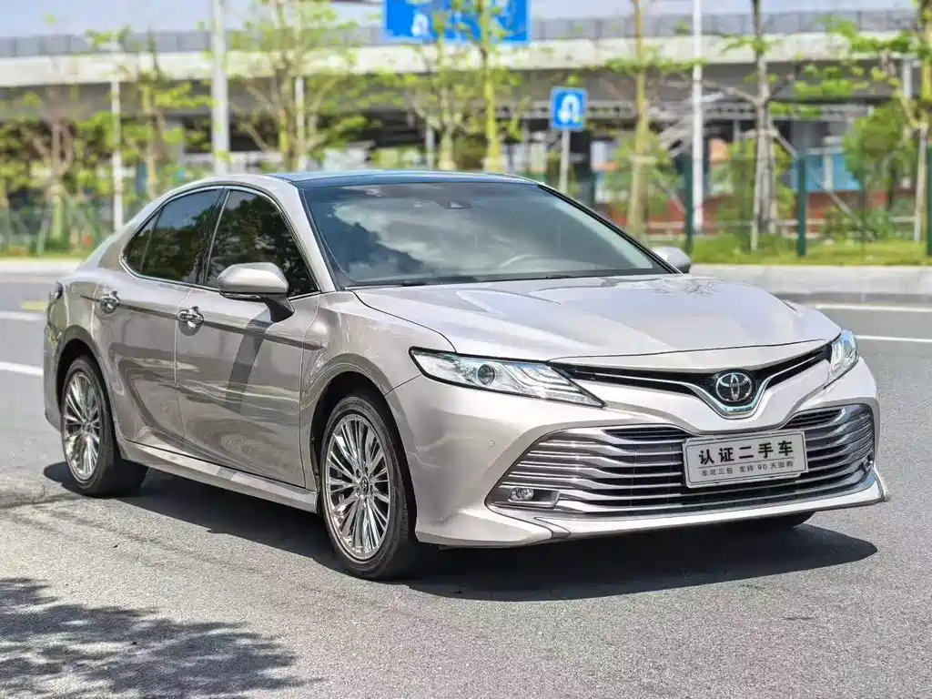 Toyota Camry 2020 — фото 3