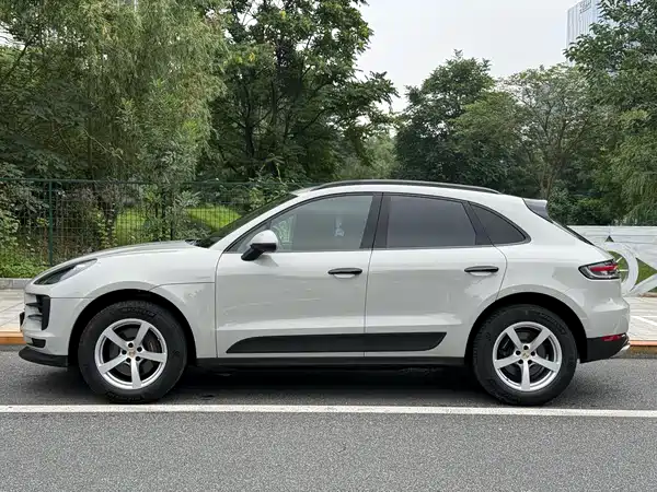 Porsche Macan 2021
