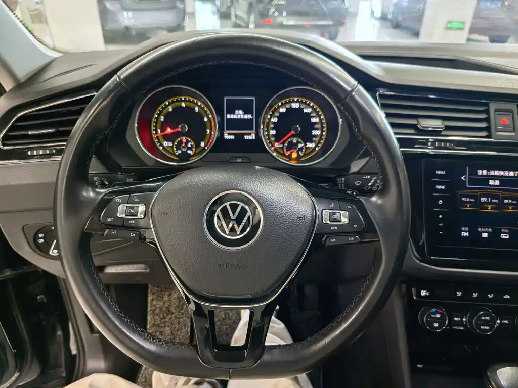 Volkswagen Tiguan L 2021 — фото 12