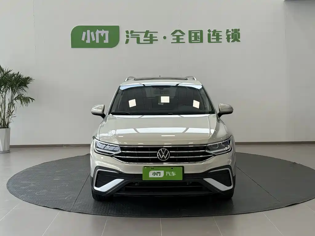 Volkswagen Tiguan L 2023 — фото 8