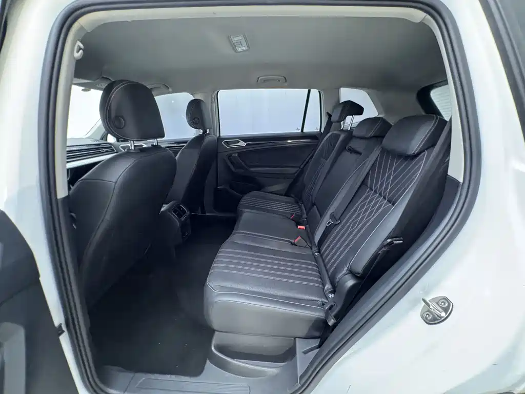 Volkswagen Tiguan L 2022 — фото 16