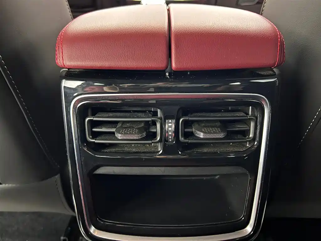 Jetour Jietu X70 PLUS 2024 — фото 15