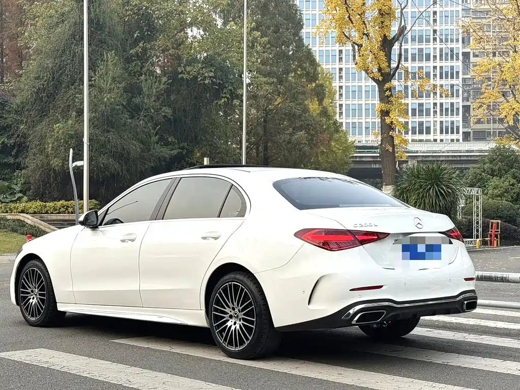 Mercedes-Benz C-Class 2023 — фото 12