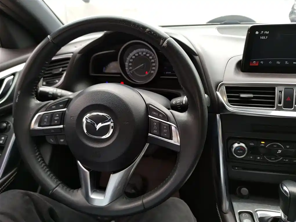 Mazda CX-4 2016 — фото 10
