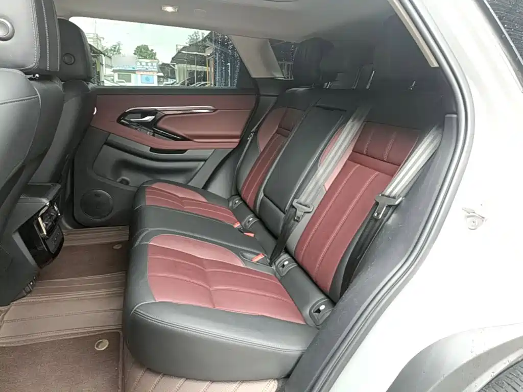 Land Rover Range Rover Evoque 2023 — фото 17
