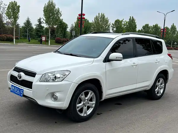Toyota RAV4 2013